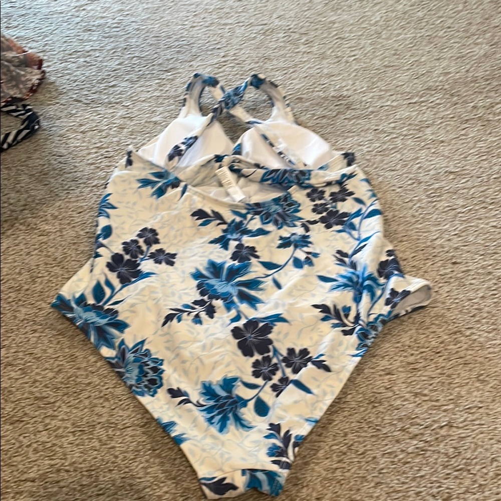 Floral cupshe One-Piece Swimsuit - Picture 4 of 5